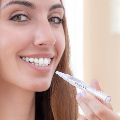 LÁPIZ BLANQUEADOR DE DIENTES CON FÓRMULA MEJORADA